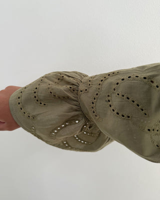Robe brodée en coton